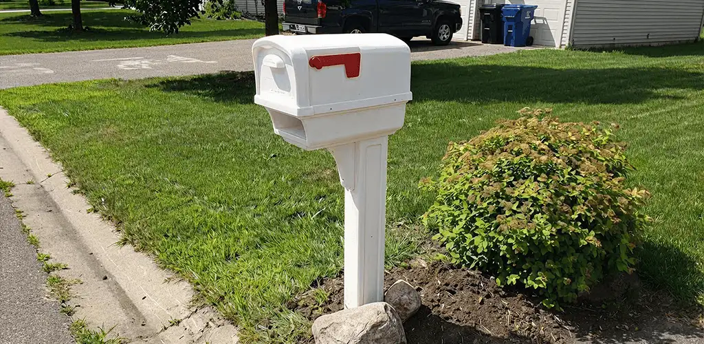 Mailbox installation for a residential curbside mailbox in El Paso, TX